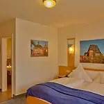 Trip Zum Riesen מלון 4*
