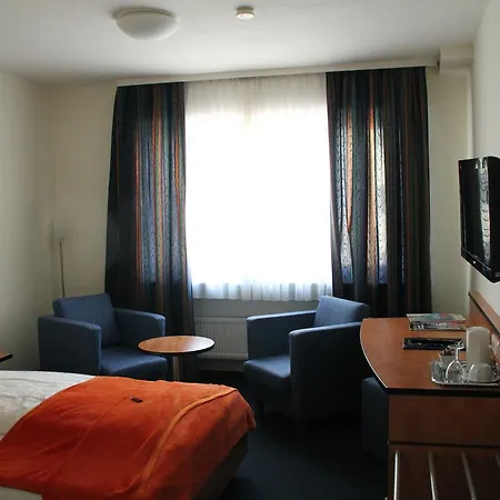 Trip Zum Riesen Szálloda Hanau